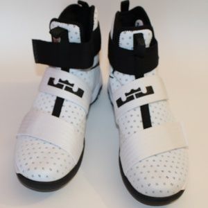 Nike Lebron James Soldier X 10 White/Black